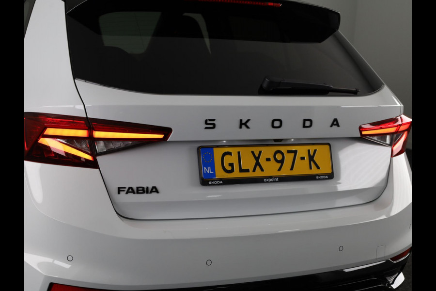 Škoda Fabia 1.0 TSI Monte Carlo 95 pk | Verlengde garantie | Navigatie via App | Parkeersensoren | Achteruitrijcamera | Stoelverwarming | Škoda Fabia 1.0 TSI Monte Carlo 95 pk | Verlengde garantie | Navigatie via App | Parkeersensoren | Achteruitrijcamera | Stoelverwarming |