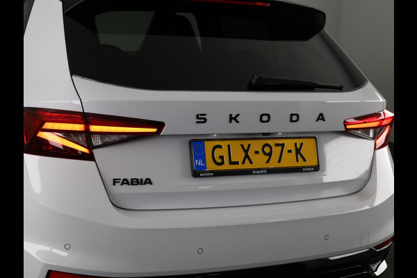 Škoda Fabia 1.0 TSI Monte Carlo 95 pk | Verlengde garantie | Navigatie via App | Parkeersensoren | Achteruitrijcamera | Stoelverwarming | Škoda Fabia 1.0 TSI Monte Carlo 95 pk | Verlengde garantie | Navigatie via App | Parkeersensoren | Achteruitrijcamera | Stoelverwarming |