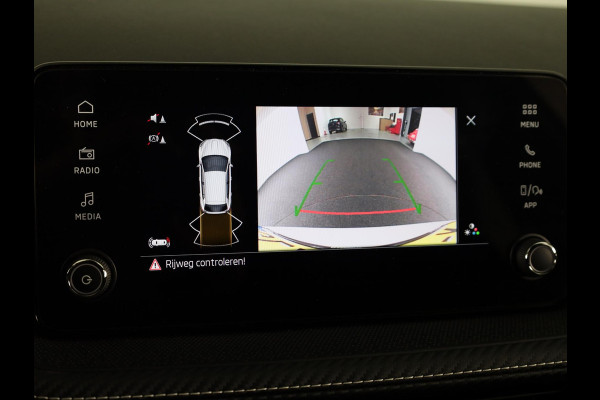 Škoda Fabia 1.0 TSI Monte Carlo 95 pk | Verlengde garantie | Navigatie via App | Parkeersensoren | Achteruitrijcamera | Stoelverwarming | Škoda Fabia 1.0 TSI Monte Carlo 95 pk | Verlengde garantie | Navigatie via App | Parkeersensoren | Achteruitrijcamera | Stoelverwarming |