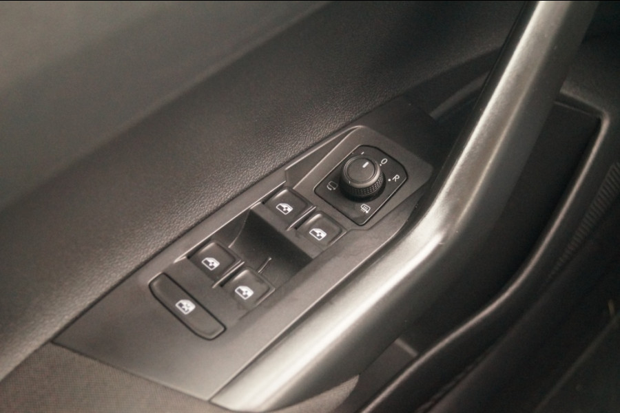 Volkswagen Taigo 1.0 TSI 110pk DSG Life Business -NAVI-LED-ECC-CAM-PDC- Volkswagen Taigo 1.0 TSI 110pk DSG Life Business -NAVI-LED-ECC-CAM-PDC-