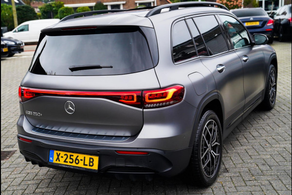 Mercedes-Benz EQB 250+ Business Edition 71 kWh | SOH 100% | Pano | Elektrisch verstelbare memorystoelen | Carbon | Leder/Alcantara Mercedes-Benz EQB 250+ Business Edition 71 kWh | SOH 100% | Pano | Elektrisch verstelbare memorystoelen | Carbon | Leder/Alcantara