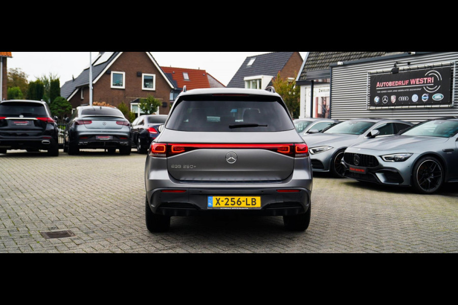 Mercedes-Benz EQB 250+ Business Edition 71 kWh | SOH 100% | Pano | Elektrisch verstelbare memorystoelen | Carbon | Leder/Alcantara Mercedes-Benz EQB 250+ Business Edition 71 kWh | SOH 100% | Pano | Elektrisch verstelbare memorystoelen | Carbon | Leder/Alcantara