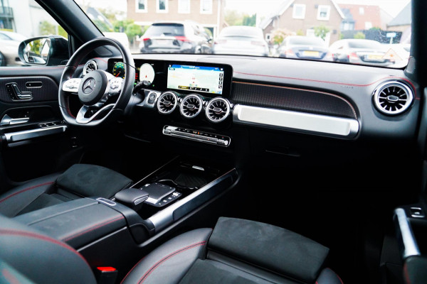 Mercedes-Benz EQB 250+ Business Edition 71 kWh | SOH 100% | Pano | Elektrisch verstelbare memorystoelen | Carbon | Leder/Alcantara Mercedes-Benz EQB 250+ Business Edition 71 kWh | SOH 100% | Pano | Elektrisch verstelbare memorystoelen | Carbon | Leder/Alcantara