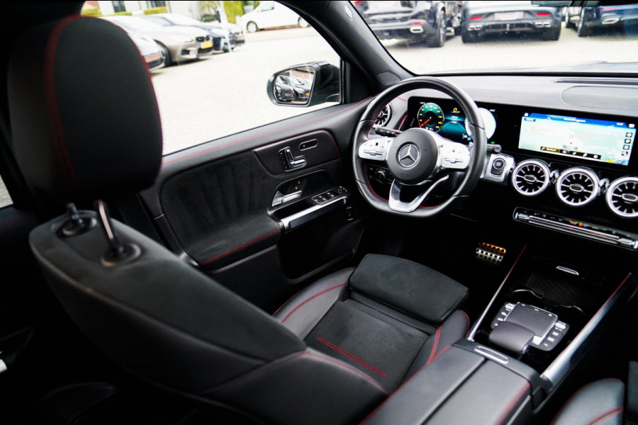 Mercedes-Benz EQB 250+ Business Edition 71 kWh | SOH 100% | Pano | Elektrisch verstelbare memorystoelen | Carbon | Leder/Alcantara Mercedes-Benz EQB 250+ Business Edition 71 kWh | SOH 100% | Pano | Elektrisch verstelbare memorystoelen | Carbon | Leder/Alcantara