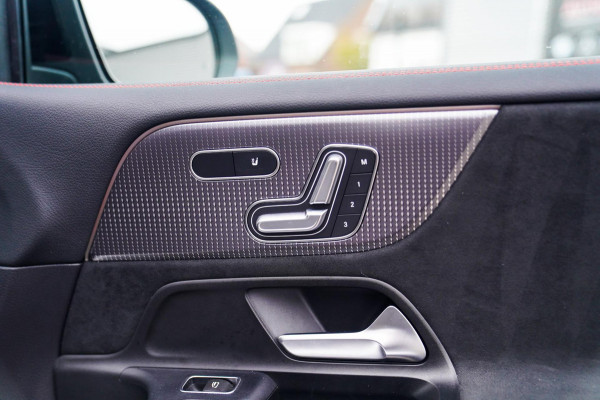 Mercedes-Benz EQB 250+ Business Edition 71 kWh | SOH 100% | Pano | Elektrisch verstelbare memorystoelen | Carbon | Leder/Alcantara Mercedes-Benz EQB 250+ Business Edition 71 kWh | SOH 100% | Pano | Elektrisch verstelbare memorystoelen | Carbon | Leder/Alcantara