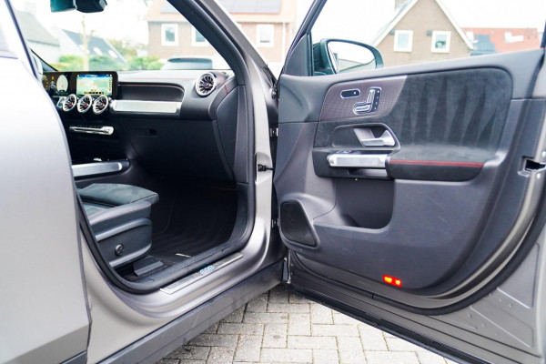 Mercedes-Benz EQB 250+ Business Edition 71 kWh | SOH 100% | Pano | Elektrisch verstelbare memorystoelen | Carbon | Leder/Alcantara Mercedes-Benz EQB 250+ Business Edition 71 kWh | SOH 100% | Pano | Elektrisch verstelbare memorystoelen | Carbon | Leder/Alcantara