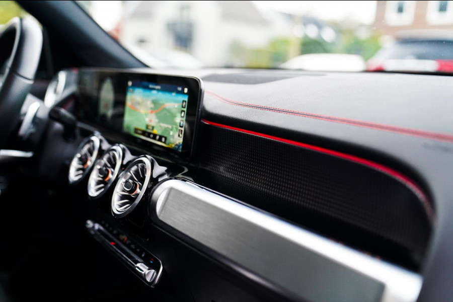 Mercedes-Benz EQB 250+ Business Edition 71 kWh | SOH 100% | Pano | Elektrisch verstelbare memorystoelen | Carbon | Leder/Alcantara Mercedes-Benz EQB 250+ Business Edition 71 kWh | SOH 100% | Pano | Elektrisch verstelbare memorystoelen | Carbon | Leder/Alcantara