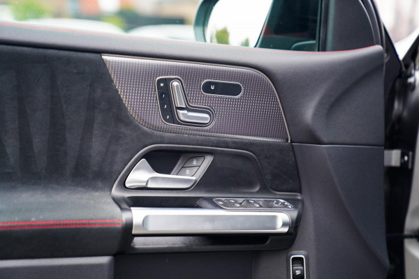 Mercedes-Benz EQB 250+ Business Edition 71 kWh | SOH 100% | Pano | Elektrisch verstelbare memorystoelen | Carbon | Leder/Alcantara Mercedes-Benz EQB 250+ Business Edition 71 kWh | SOH 100% | Pano | Elektrisch verstelbare memorystoelen | Carbon | Leder/Alcantara