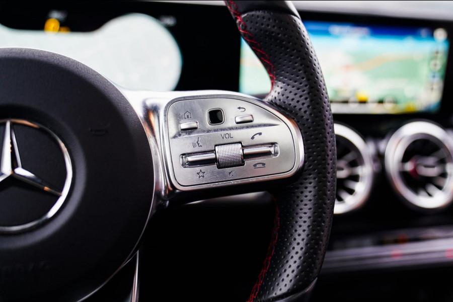 Mercedes-Benz EQB 250+ Business Edition 71 kWh | SOH 100% | Pano | Elektrisch verstelbare memorystoelen | Carbon | Leder/Alcantara Mercedes-Benz EQB 250+ Business Edition 71 kWh | SOH 100% | Pano | Elektrisch verstelbare memorystoelen | Carbon | Leder/Alcantara