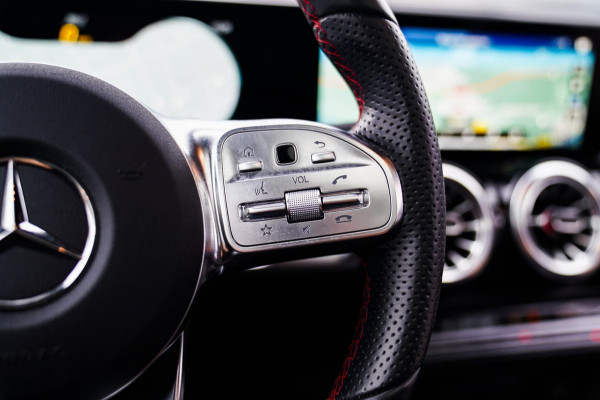 Mercedes-Benz EQB 250+ Business Edition 71 kWh | SOH 100% | Pano | Elektrisch verstelbare memorystoelen | Carbon | Leder/Alcantara Mercedes-Benz EQB 250+ Business Edition 71 kWh | SOH 100% | Pano | Elektrisch verstelbare memorystoelen | Carbon | Leder/Alcantara