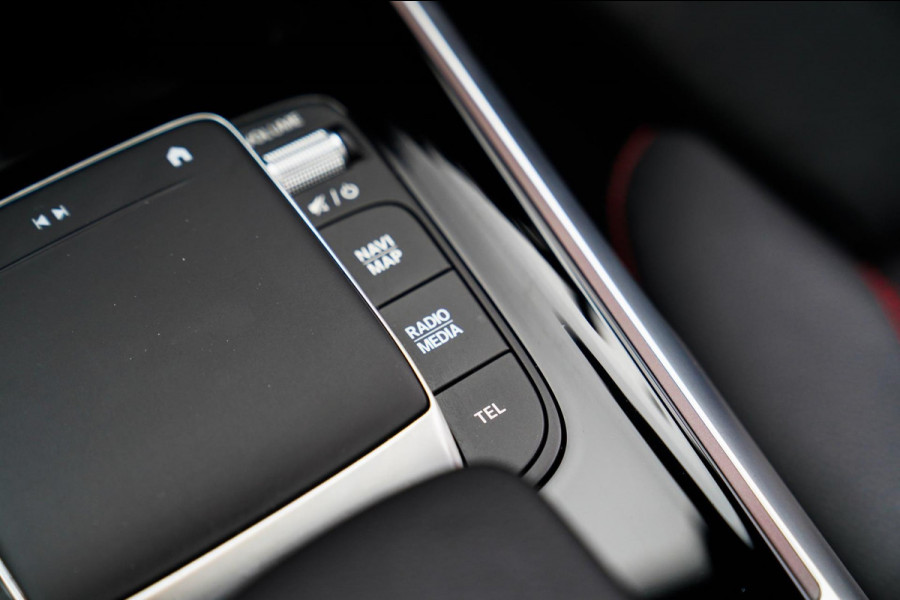 Mercedes-Benz EQB 250+ Business Edition 71 kWh | SOH 100% | Pano | Elektrisch verstelbare memorystoelen | Carbon | Leder/Alcantara Mercedes-Benz EQB 250+ Business Edition 71 kWh | SOH 100% | Pano | Elektrisch verstelbare memorystoelen | Carbon | Leder/Alcantara