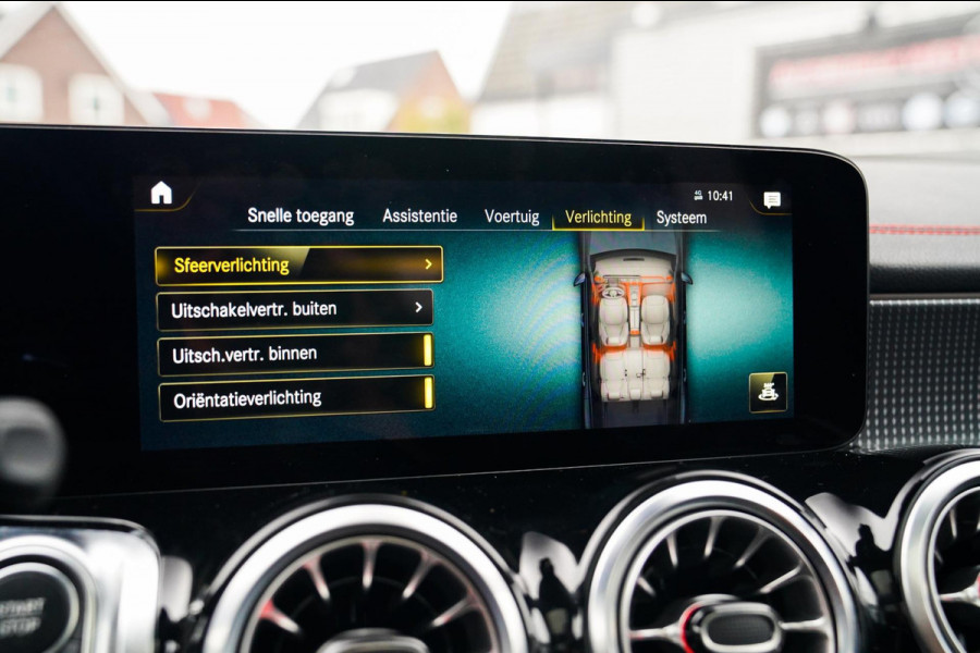 Mercedes-Benz EQB 250+ Business Edition 71 kWh | SOH 100% | Pano | Elektrisch verstelbare memorystoelen | Carbon | Leder/Alcantara Mercedes-Benz EQB 250+ Business Edition 71 kWh | SOH 100% | Pano | Elektrisch verstelbare memorystoelen | Carbon | Leder/Alcantara