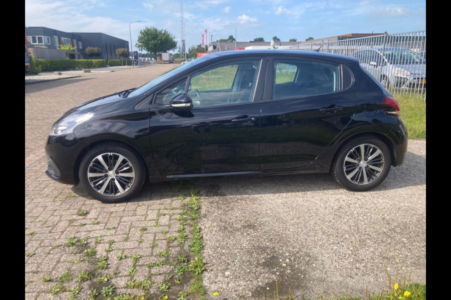 Peugeot 208 1.2 PureTech Allure Schuif/kanteldak! Apple Carplay
