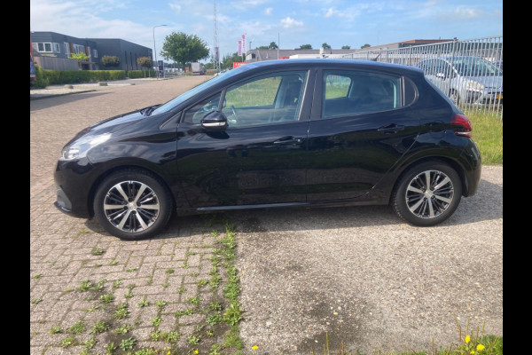 Peugeot 208 1.2 PureTech Allure Schuif/kanteldak! Apple Carplay