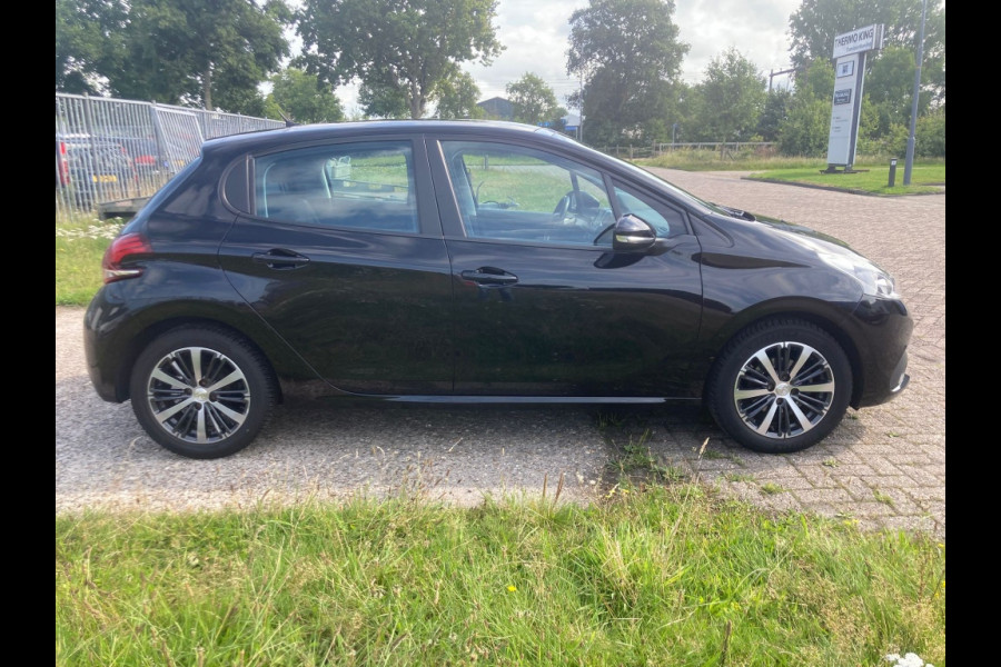 Peugeot 208 1.2 PureTech Allure Schuif/kanteldak! Apple Carplay