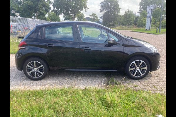 Peugeot 208 1.2 PureTech Allure Schuif/kanteldak! Apple Carplay