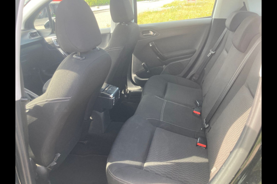 Peugeot 208 1.2 PureTech Allure Schuif/kanteldak! Apple Carplay