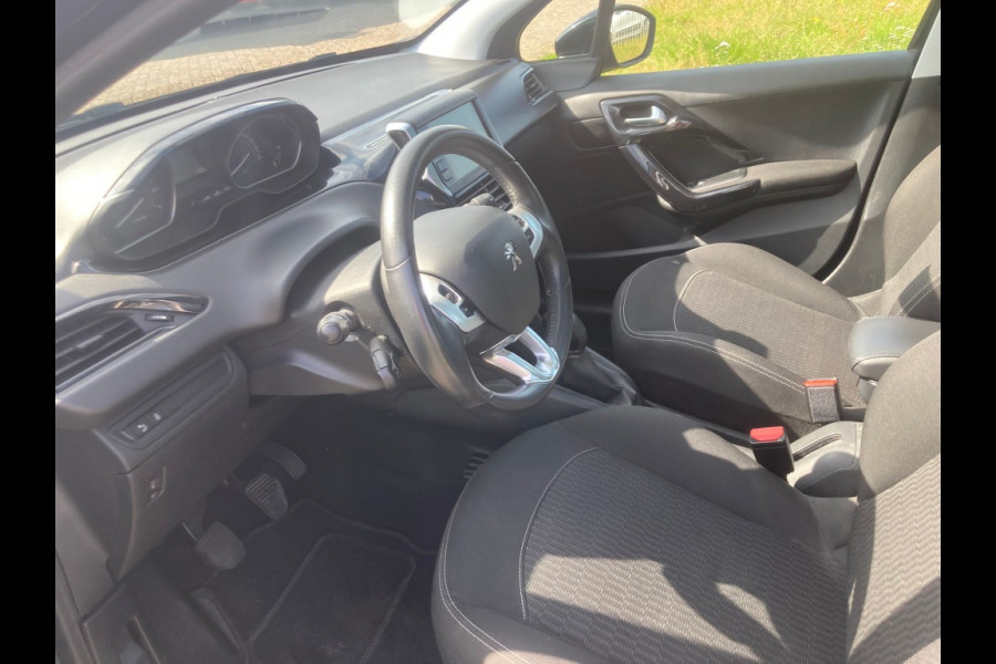 Peugeot 208 1.2 PureTech Allure Schuif/kanteldak! Apple Carplay