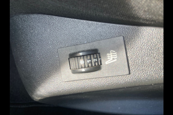 Peugeot 208 1.2 PureTech Allure Schuif/kanteldak! Apple Carplay