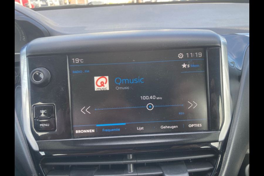 Peugeot 208 1.2 PureTech Allure Schuif/kanteldak! Apple Carplay