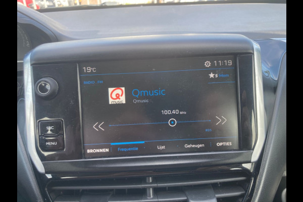 Peugeot 208 1.2 PureTech Allure Schuif/kanteldak! Apple Carplay