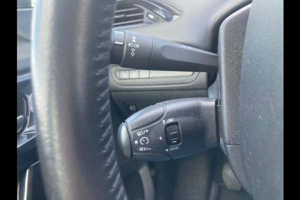 Peugeot 208 1.2 PureTech Allure Schuif/kanteldak! Apple Carplay
