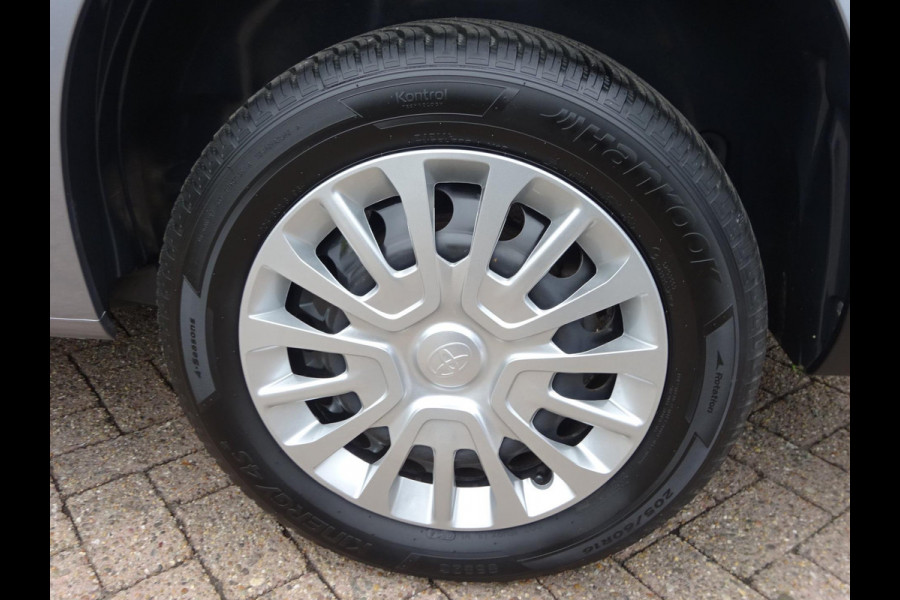 Toyota PROACE CITY 1.5 D-4D Navigator Long 130 PK NAVI CRUISE PDC