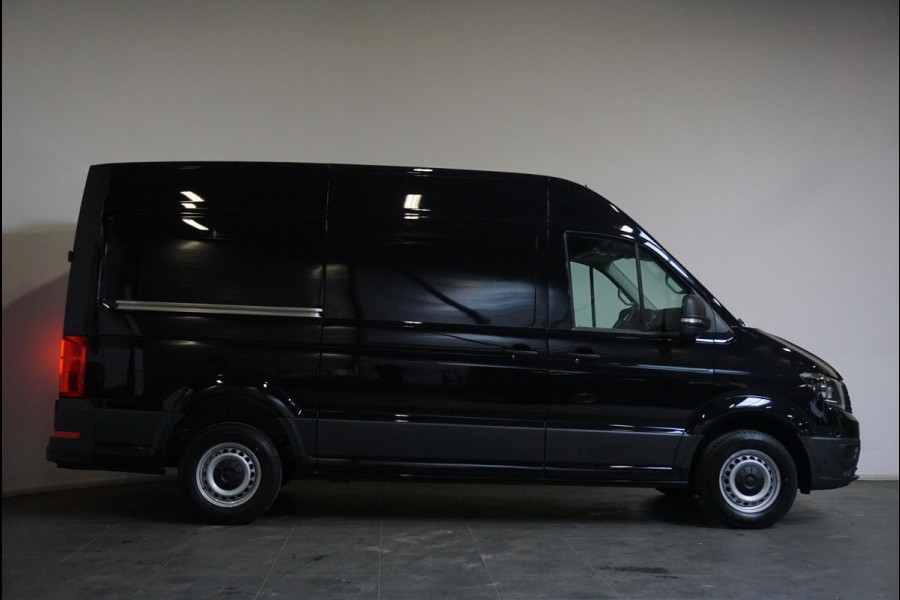 Volkswagen Crafter 30 2.0 TDI L3H3 Highline Airco|App Navi|Cruise Control|Camera|MF Stuurwiel Volkswagen Crafter 30 2.0 TDI L3H3 Highline Airco|App Navi|Cruise Control|Camera|MF Stuurwiel