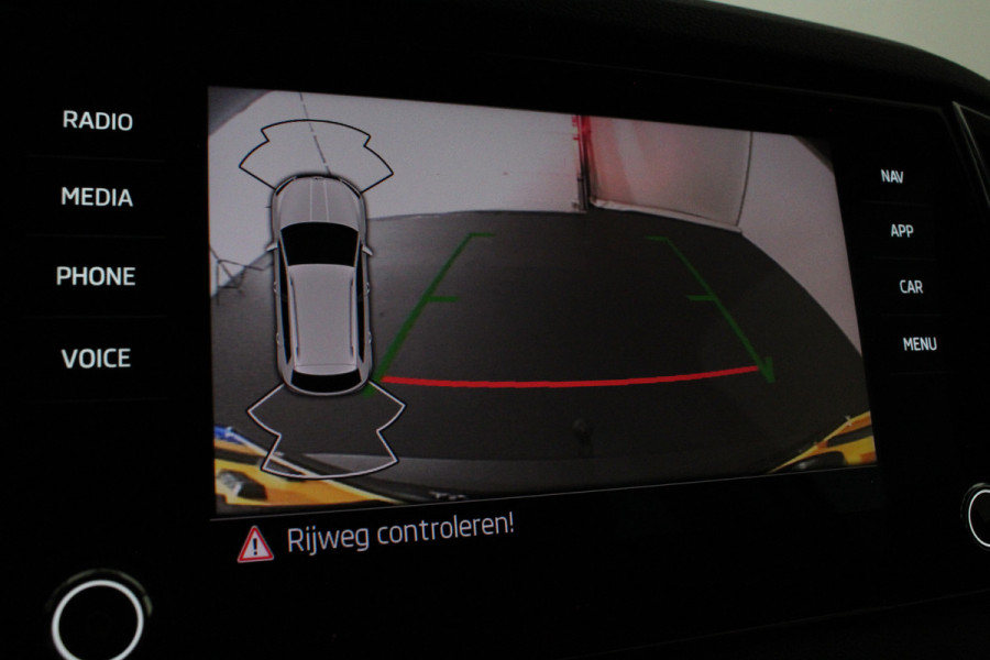 Škoda Karoq 1.5 TSI ACT Style 150pk Automaat/Camera/Trekhaak/ACC cruise control adaptief...