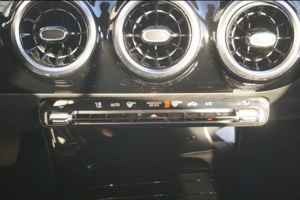 Mercedes-Benz A-Klasse 180d Automaat Business Solution -ECC-NAVI-DAB-CAM-