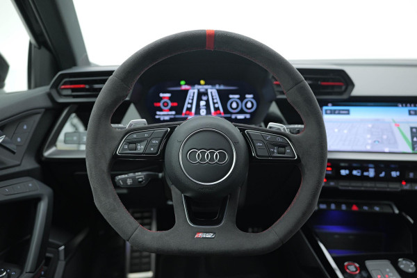 Audi RS3 Sportback 2.5 TFSI quattro |Keramisch|Pano|B&O|Dodehoek|HUD|