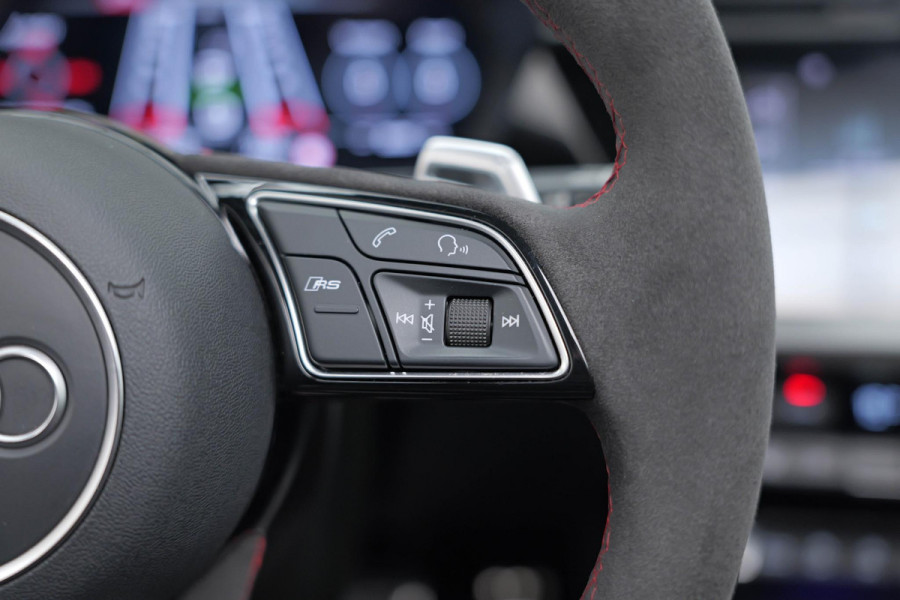 Audi RS3 Sportback 2.5 TFSI quattro |Keramisch|Pano|B&O|Dodehoek|HUD|