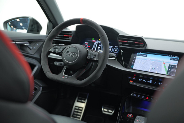 Audi RS3 Sportback 2.5 TFSI quattro |Keramisch|Pano|B&O|Dodehoek|HUD|