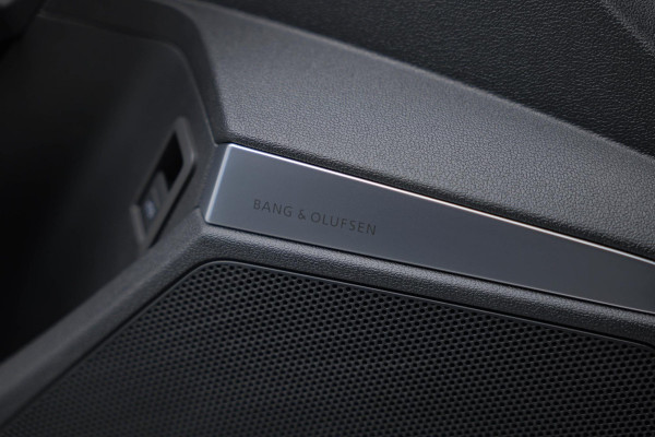 Audi RS3 Sportback 2.5 TFSI quattro |Keramisch|Pano|B&O|Dodehoek|HUD|