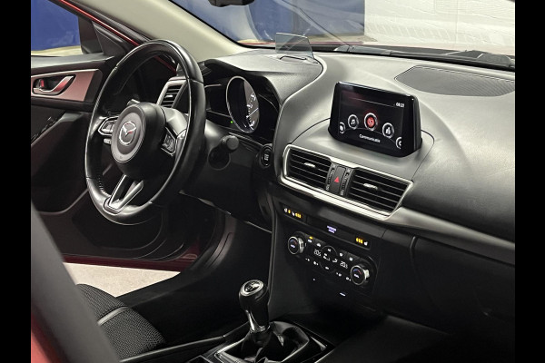 Mazda 3 2.0 SkyActiv-G 120 SkyLease GT Camera | Cruise-/Climate control | Head-up | Stuur-/Stoelverwarming | Navigatie Mazda 3 2.0 SkyActiv-G 120 SkyLease GT Camera | Cruise-/Climate control | Head-up | Stuur-/Stoelverwarming | Navigatie