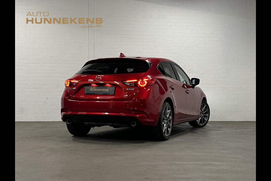 Mazda 3 2.0 SkyActiv-G 120 SkyLease GT Camera | Cruise-/Climate control | Head-up | Stuur-/Stoelverwarming | Navigatie Mazda 3 2.0 SkyActiv-G 120 SkyLease GT Camera | Cruise-/Climate control | Head-up | Stuur-/Stoelverwarming | Navigatie