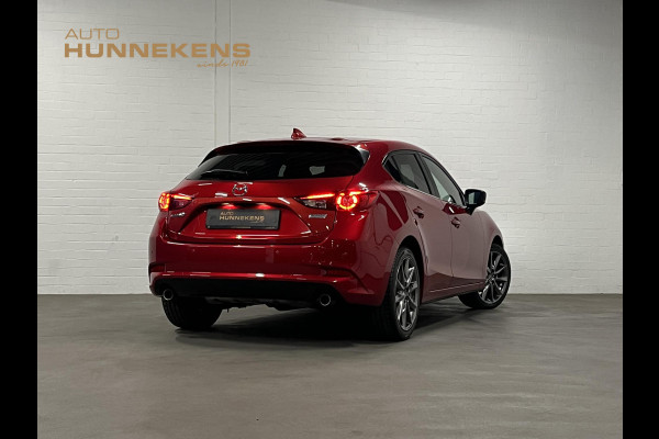 Mazda 3 2.0 SkyActiv-G 120 SkyLease GT Camera | Cruise-/Climate control | Head-up | Stuur-/Stoelverwarming | Navigatie Mazda 3 2.0 SkyActiv-G 120 SkyLease GT Camera | Cruise-/Climate control | Head-up | Stuur-/Stoelverwarming | Navigatie