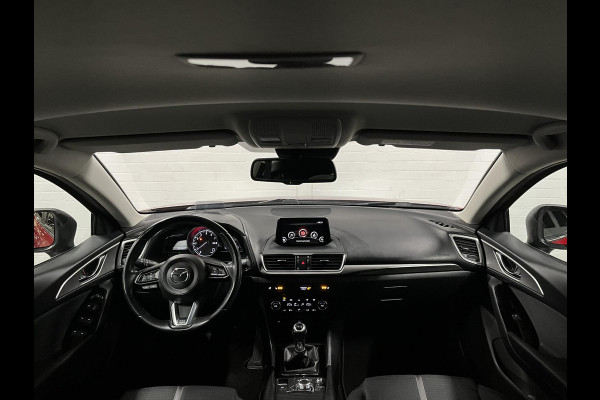 Mazda 3 2.0 SkyActiv-G 120 SkyLease GT Camera | Cruise-/Climate control | Head-up | Stuur-/Stoelverwarming | Navigatie Mazda 3 2.0 SkyActiv-G 120 SkyLease GT Camera | Cruise-/Climate control | Head-up | Stuur-/Stoelverwarming | Navigatie