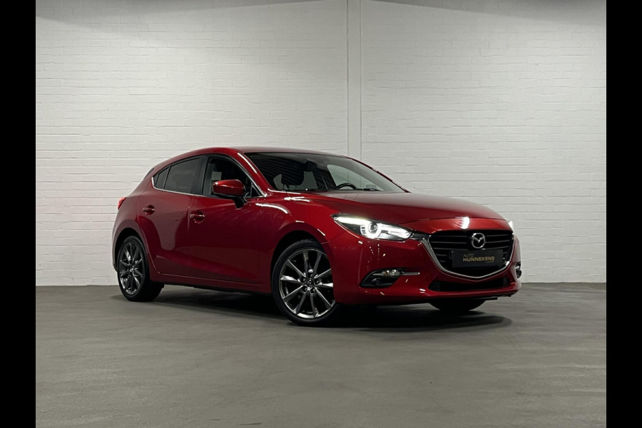 Mazda 3 2.0 SkyActiv-G 120 SkyLease GT Camera | Cruise-/Climate control | Head-up | Stuur-/Stoelverwarming | Navigatie Mazda 3 2.0 SkyActiv-G 120 SkyLease GT Camera | Cruise-/Climate control | Head-up | Stuur-/Stoelverwarming | Navigatie