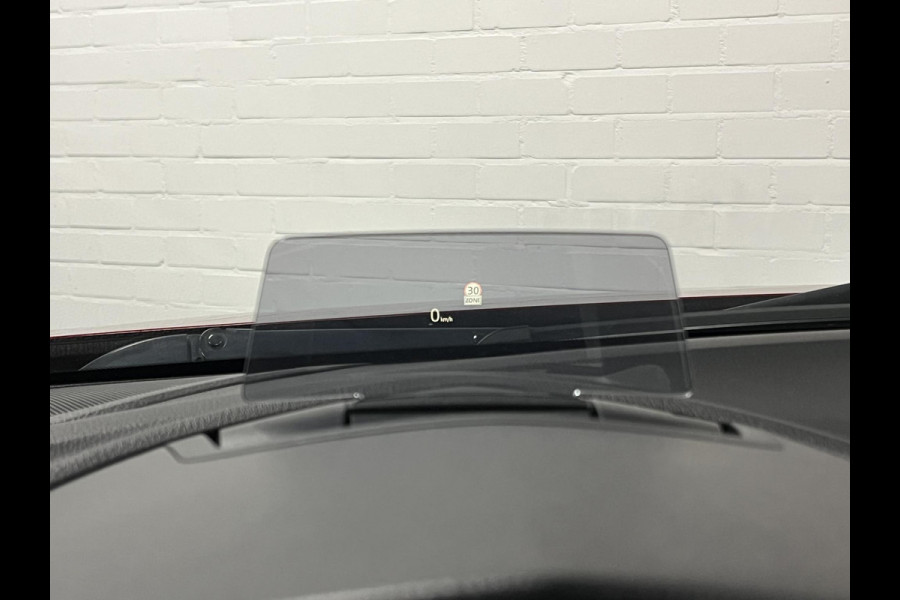 Mazda 3 2.0 SkyActiv-G 120 SkyLease GT Camera | Cruise-/Climate control | Head-up | Stuur-/Stoelverwarming | Navigatie Mazda 3 2.0 SkyActiv-G 120 SkyLease GT Camera | Cruise-/Climate control | Head-up | Stuur-/Stoelverwarming | Navigatie