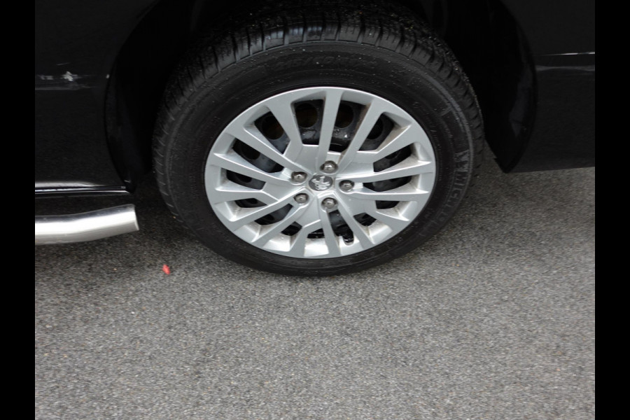 Peugeot Expert 145PK Automaat L3 Trekhaak Navigatie parkeersensoren Airco 3 zits cruise control Peugeot Expert 145PK Automaat L3 Trekhaak Navigatie parkeersensoren Airco 3 zits cruise control