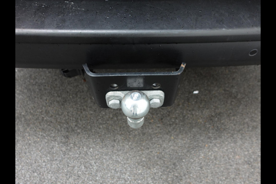 Peugeot Expert 145PK Automaat L3 Trekhaak Navigatie parkeersensoren Airco 3 zits cruise control Peugeot Expert 145PK Automaat L3 Trekhaak Navigatie parkeersensoren Airco 3 zits cruise control