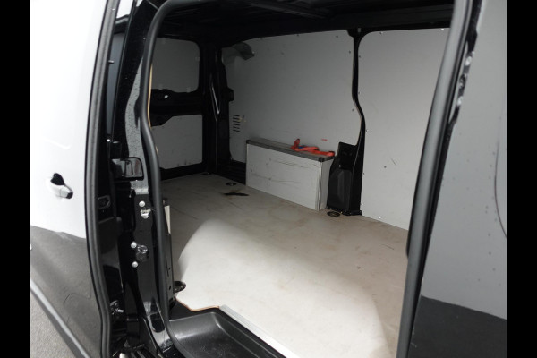 Peugeot Expert 145PK Automaat L3 Trekhaak Navigatie parkeersensoren Airco 3 zits cruise control Peugeot Expert 145PK Automaat L3 Trekhaak Navigatie parkeersensoren Airco 3 zits cruise control