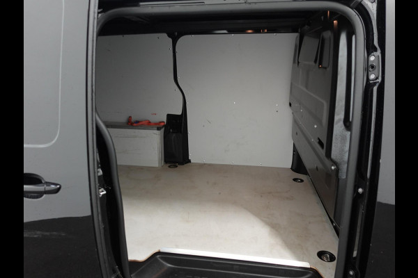 Peugeot Expert 145PK Automaat L3 Trekhaak Navigatie parkeersensoren Airco 3 zits cruise control Peugeot Expert 145PK Automaat L3 Trekhaak Navigatie parkeersensoren Airco 3 zits cruise control