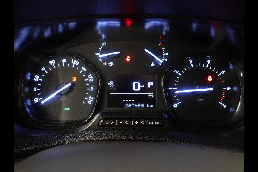 Peugeot Expert 145PK Automaat L3 Trekhaak Navigatie parkeersensoren Airco 3 zits cruise control Peugeot Expert 145PK Automaat L3 Trekhaak Navigatie parkeersensoren Airco 3 zits cruise control