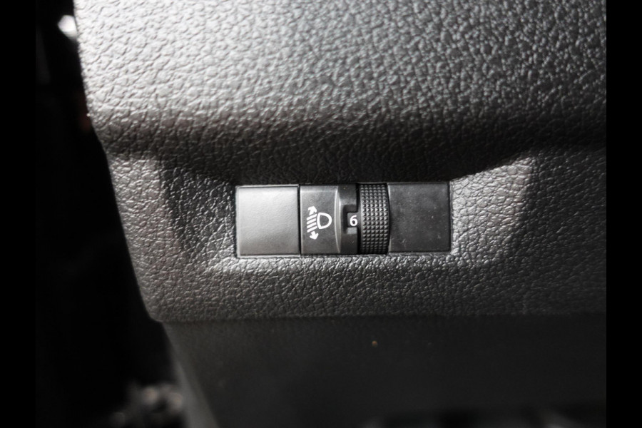 Peugeot Expert 145PK Automaat L3 Trekhaak Navigatie parkeersensoren Airco 3 zits cruise control Peugeot Expert 145PK Automaat L3 Trekhaak Navigatie parkeersensoren Airco 3 zits cruise control