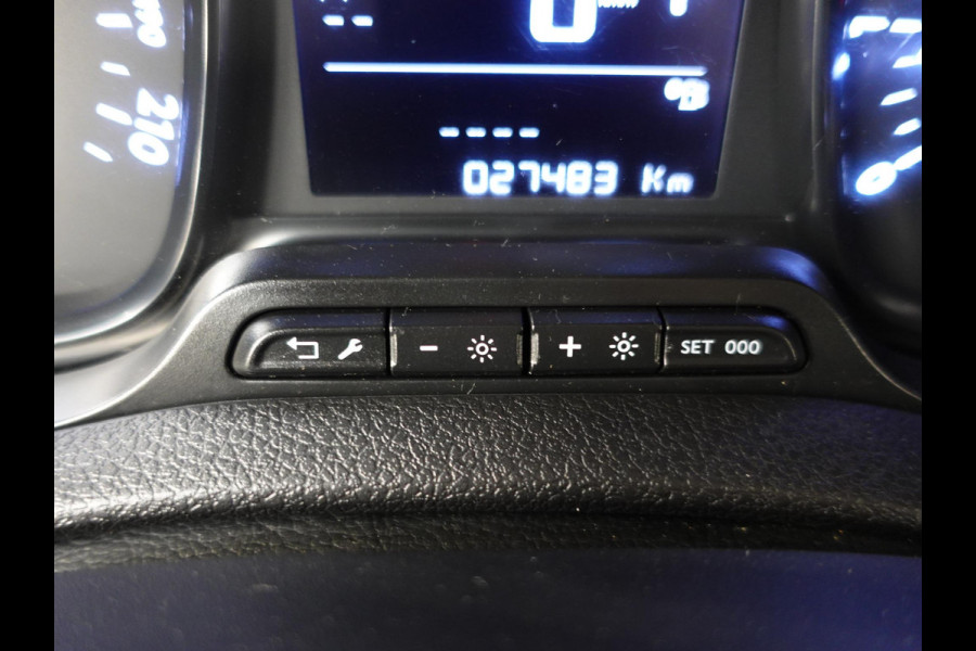 Peugeot Expert 145PK Automaat L3 Trekhaak Navigatie parkeersensoren Airco 3 zits cruise control Peugeot Expert 145PK Automaat L3 Trekhaak Navigatie parkeersensoren Airco 3 zits cruise control