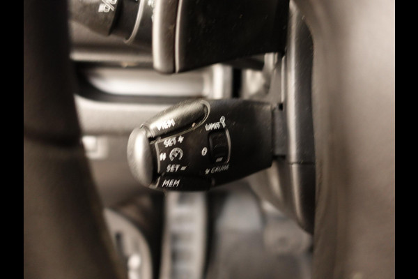 Peugeot Expert 145PK Automaat L3 Trekhaak Navigatie parkeersensoren Airco 3 zits cruise control Peugeot Expert 145PK Automaat L3 Trekhaak Navigatie parkeersensoren Airco 3 zits cruise control