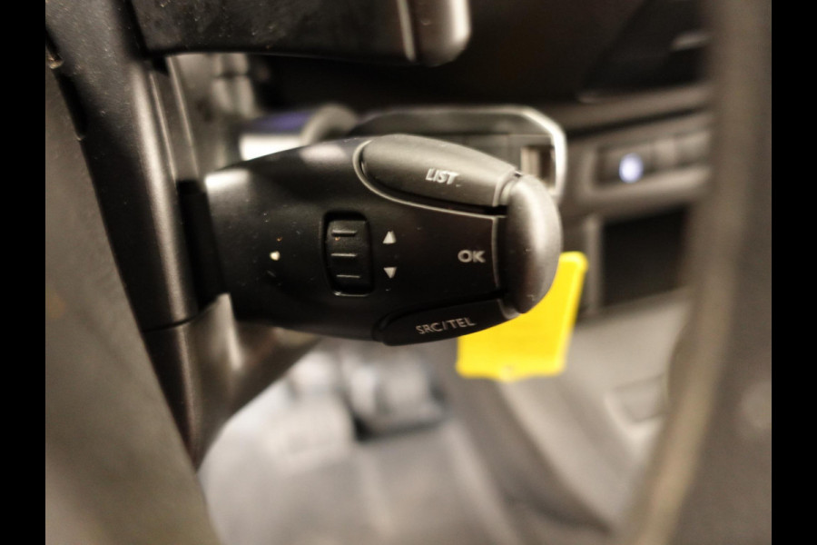 Peugeot Expert 145PK Automaat L3 Trekhaak Navigatie parkeersensoren Airco 3 zits cruise control Peugeot Expert 145PK Automaat L3 Trekhaak Navigatie parkeersensoren Airco 3 zits cruise control