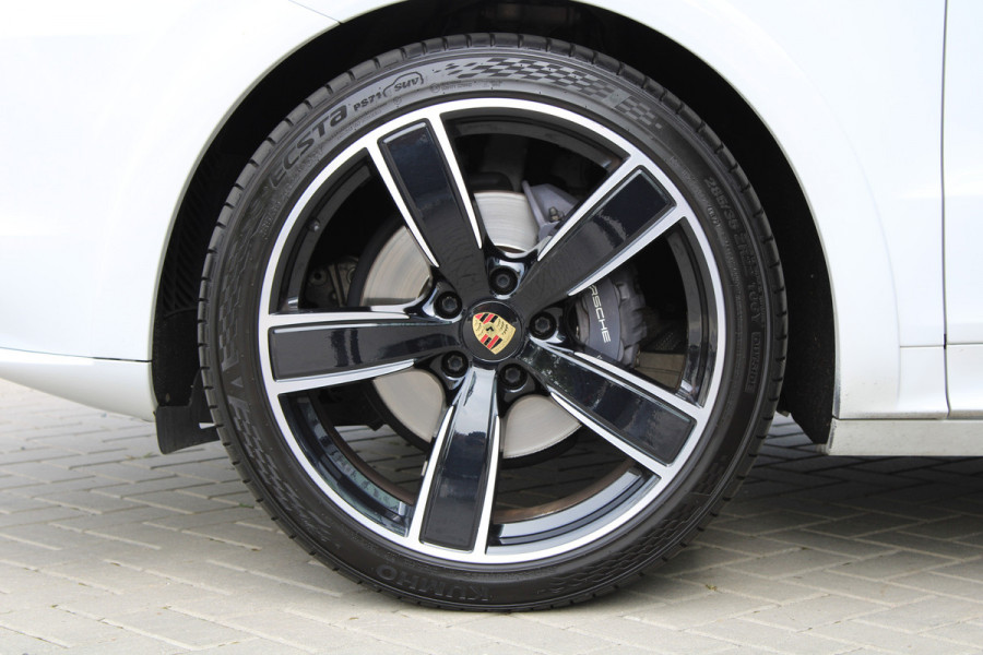 Porsche Cayenne Coupé 3.0 E-Hybrid Platinum Edition | PANO | HUD | 360 | SPORT DESIGN | LUCHTVERING | ELEK.TREKHAAK | Porsche Cayenne Coupé 3.0 E-Hybrid Platinum Edition | PANO | HUD | 360 | SPORT DESIGN | LUCHTVERING | ELEK.TREKHAAK |